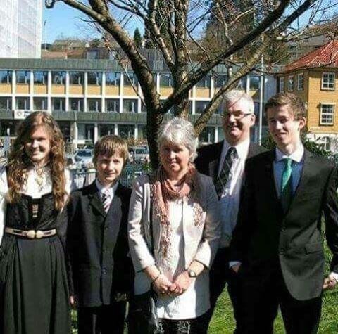Philip Alan Walker with his wife, Hilde Omdal Walker and three children.